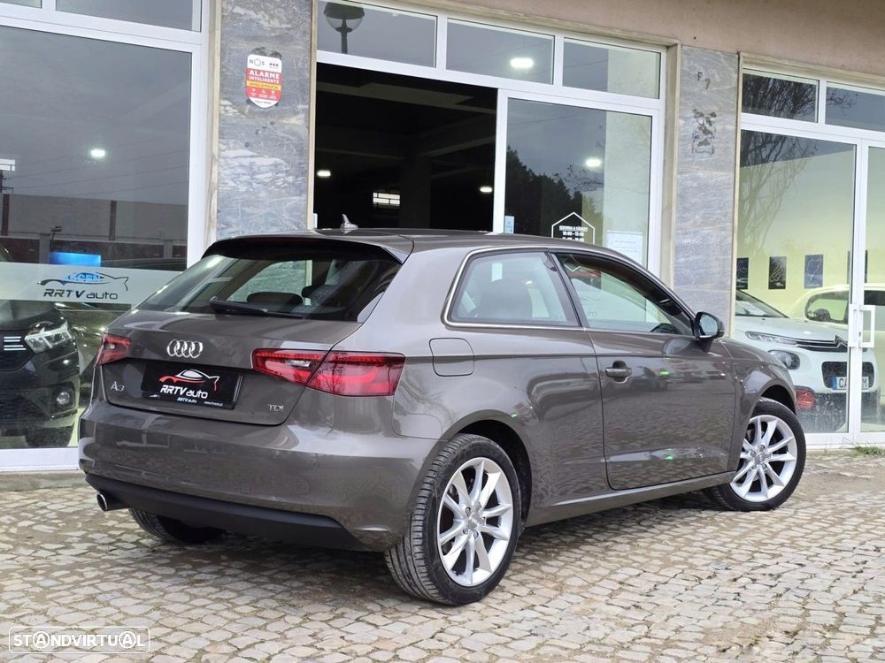 Audi A3 1.6 TDI S tronic design - 10