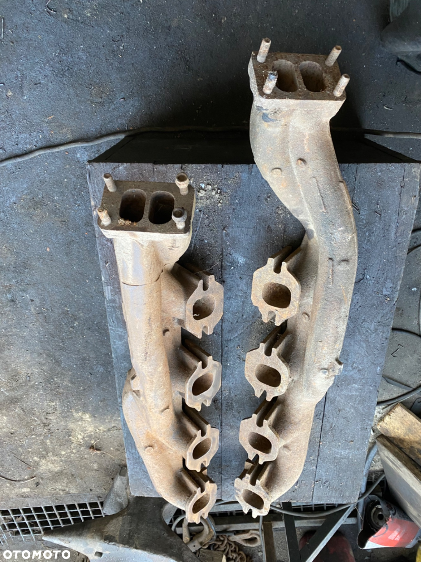 Kolektor wydechowy Mercedes V8 4221420901 0801 - 2