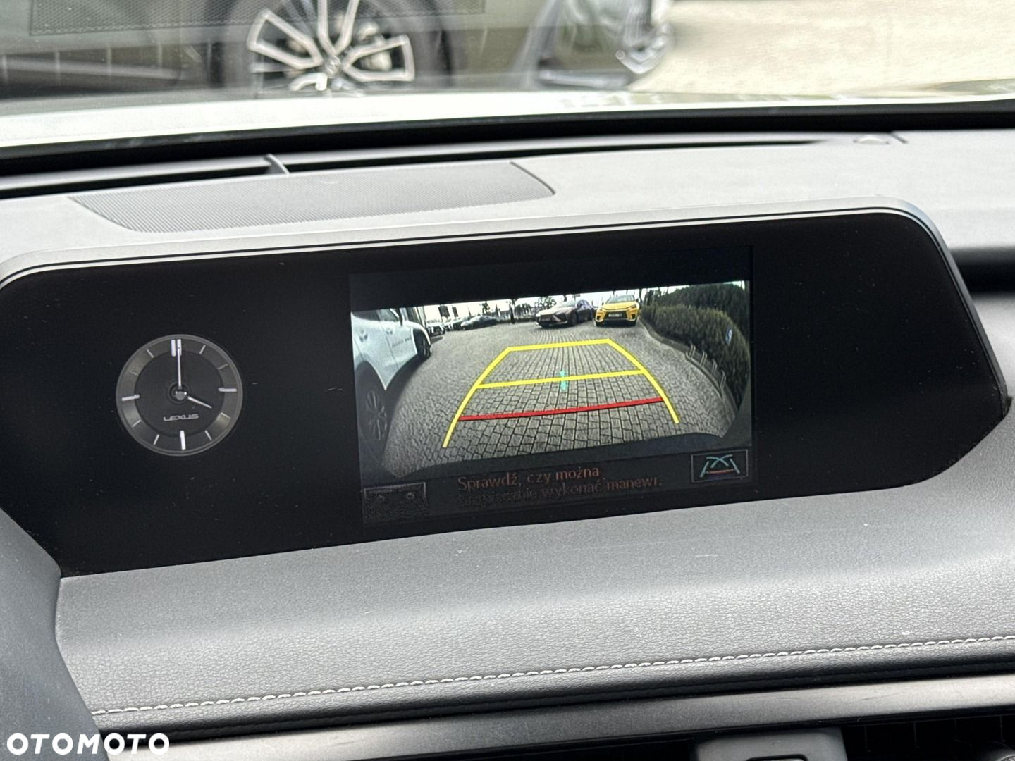 Lexus UX - 16