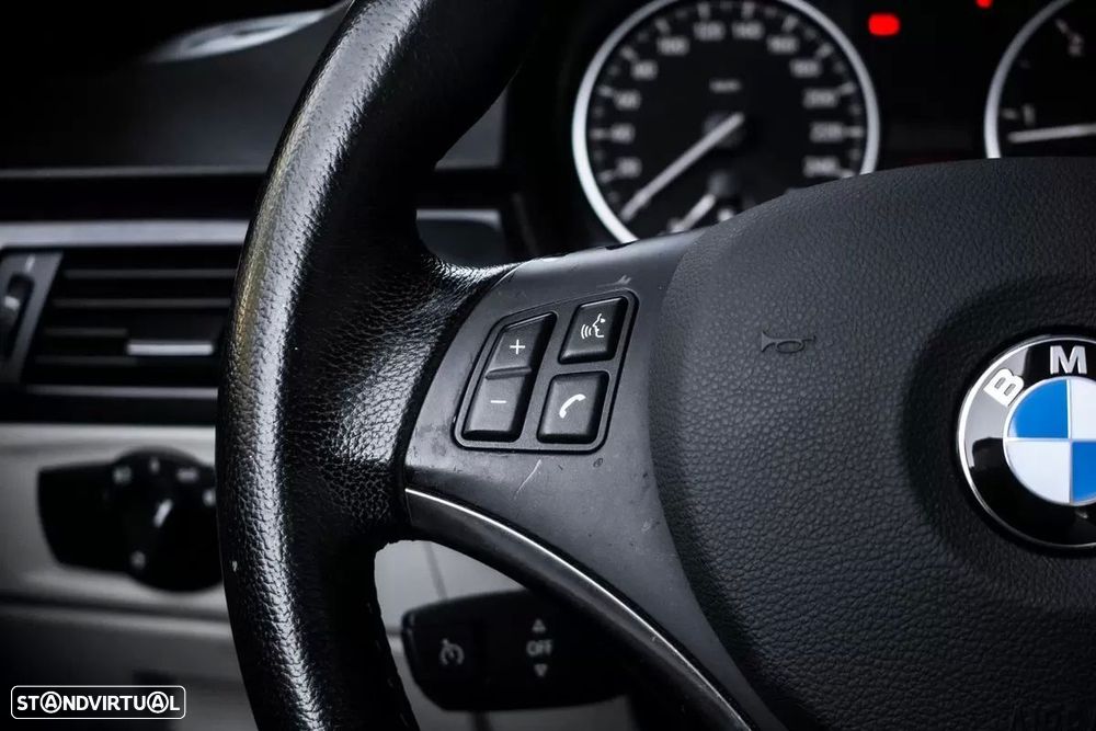 BMW 320 d Cabrio Auto - 17