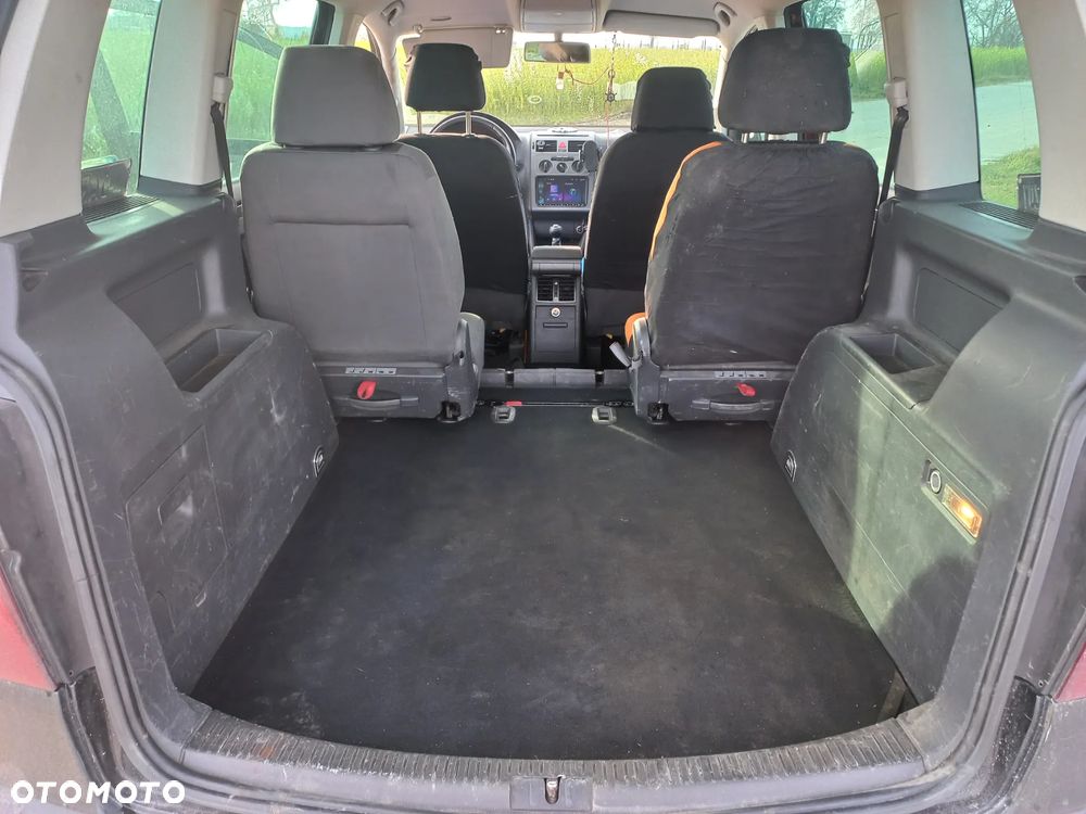 Volkswagen Touran - 3