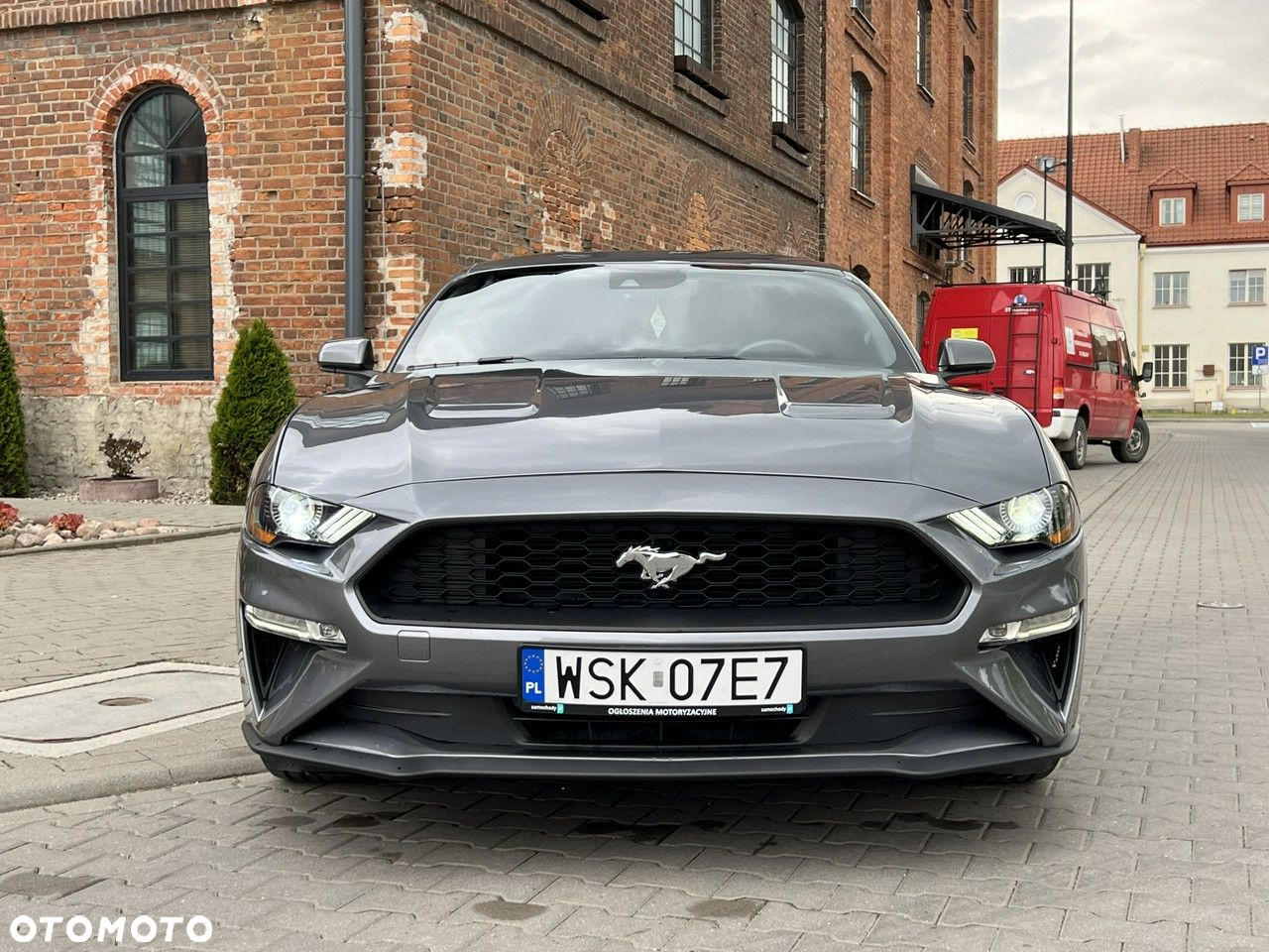 Ford Mustang - 7