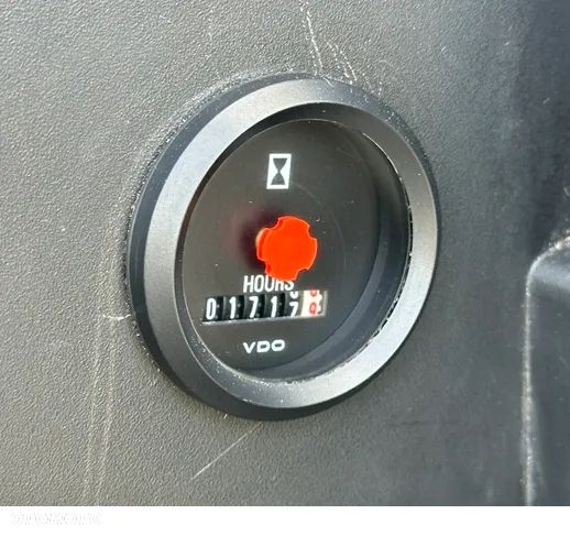 Land Rover Defender - 22