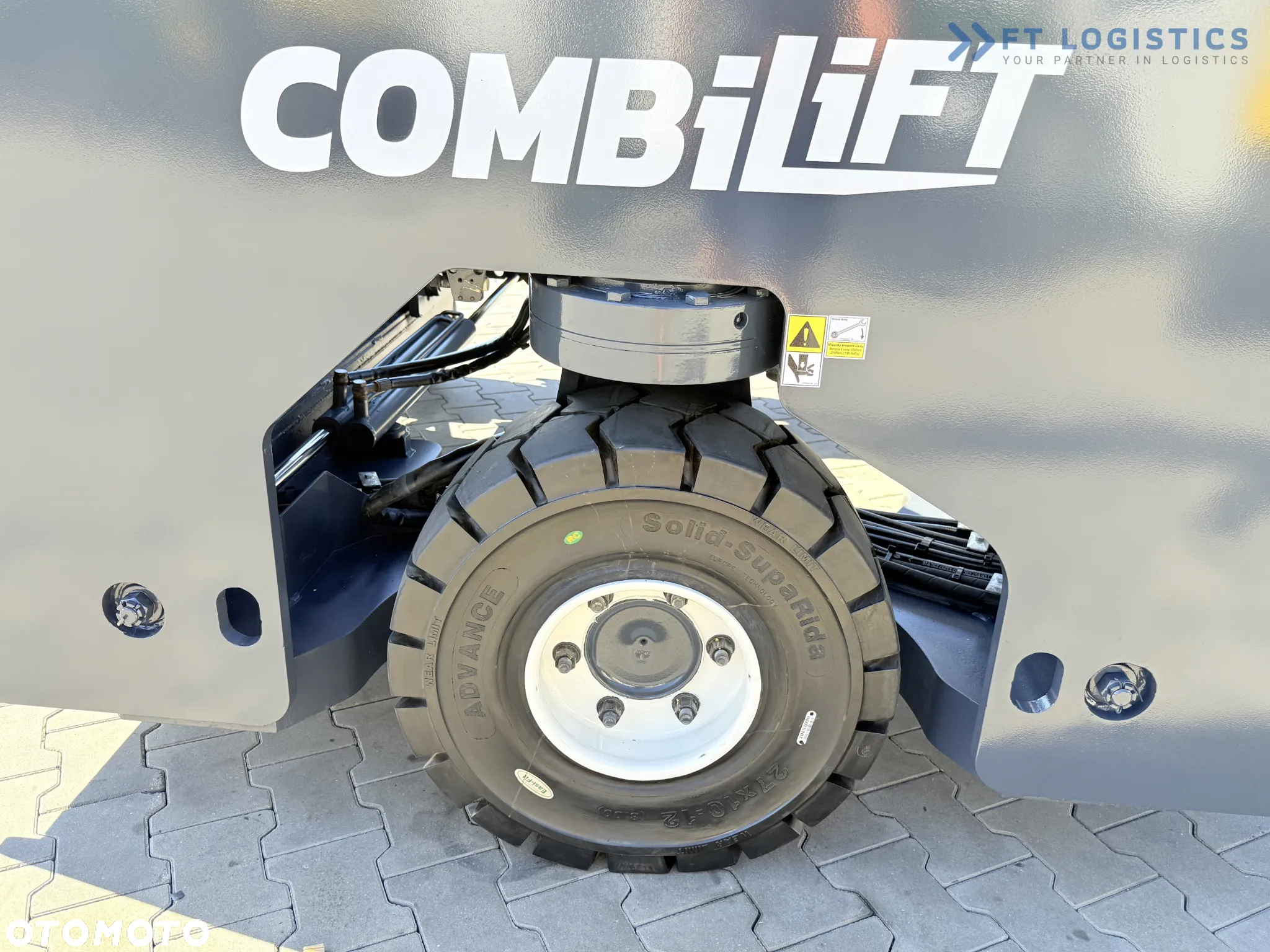 Combilift WÓZEK CZTEROKIERUNKOWY - WIELOKIERUNKOWY C4000 / DIESEL / DUPLEX 4100MM /JEDYNE 2888 MOTOGODZIN /  POZYCJONER WIDEŁ / PEŁNA KABINA - OGRZEWANIE / STAN IDEALNY / Szeroka oferta wózków czterokierunkowych i bocznych, dopasowanych do różnorodnych potrzeb i zastosowań - 41