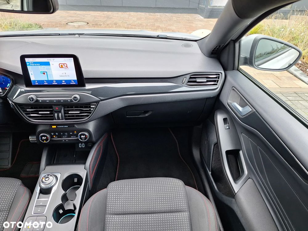 Ford Focus 1.5 EcoBoost ST-Line X - 30