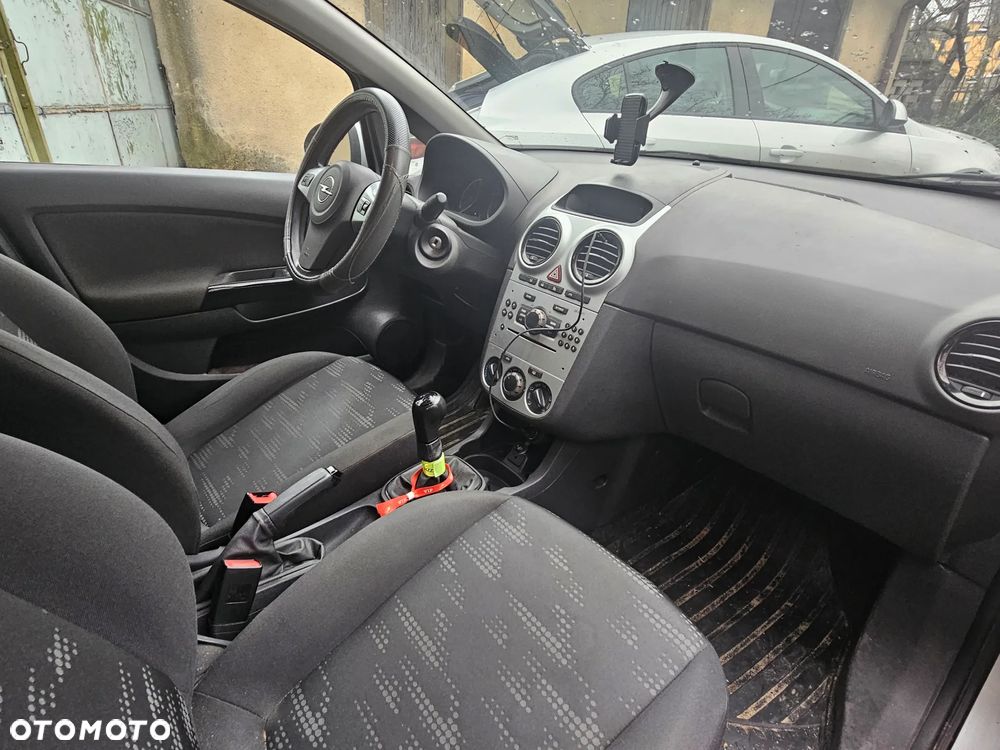 Opel Corsa 1.2 16V Enjoy - 13