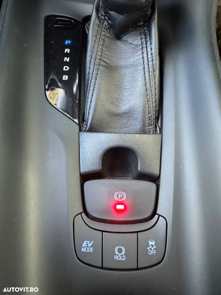 Toyota C-HR Hybrid Business-Edition - 13