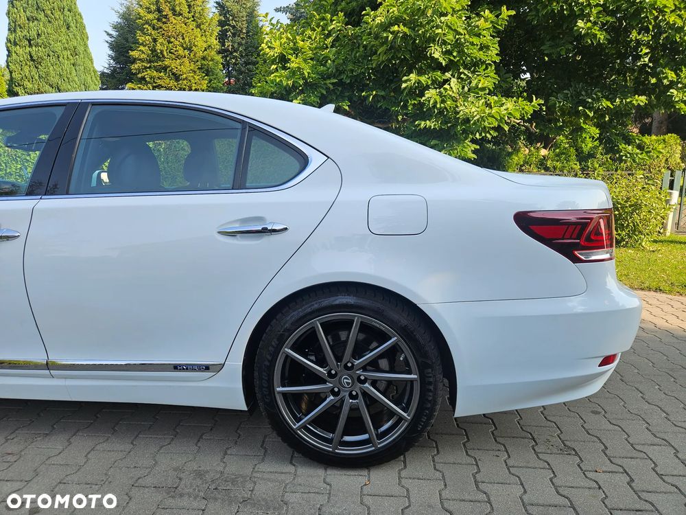 Lexus LS 600h F Sport - 15