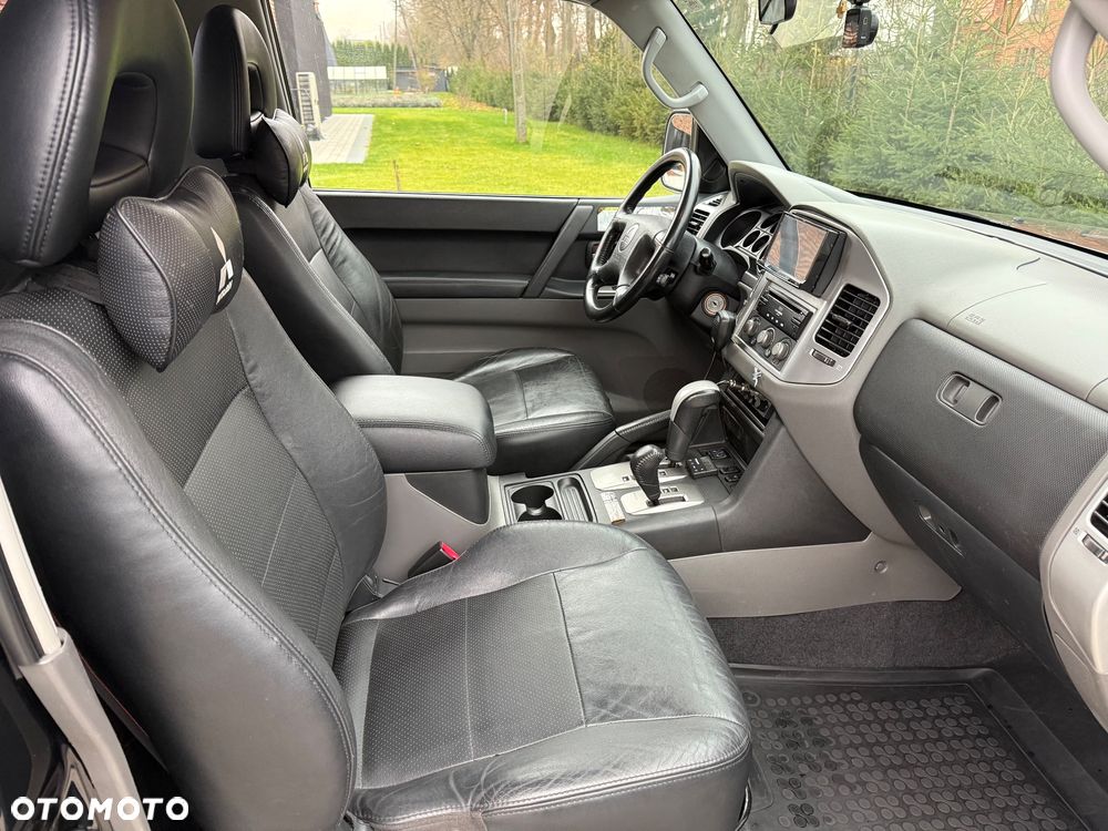 Mitsubishi Pajero 3.2 DI-D Automatik Instyle - 9