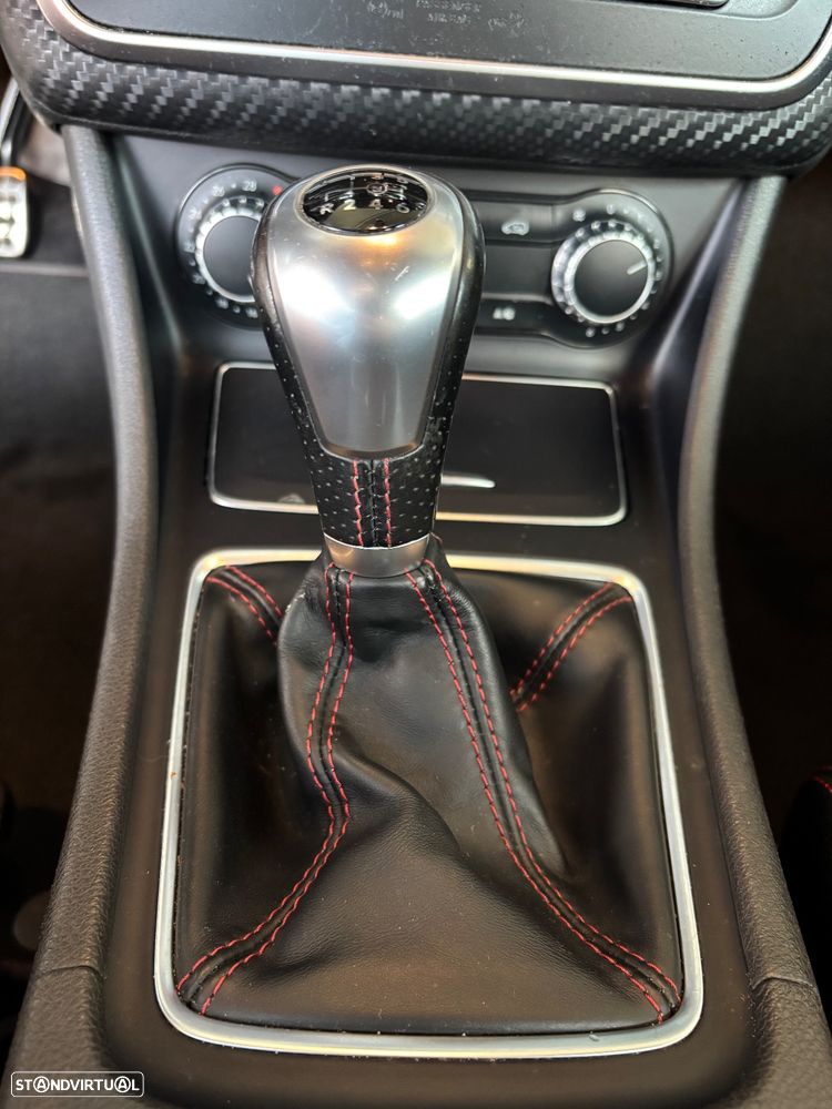 Mercedes-Benz A 180 d AMG Line - 13