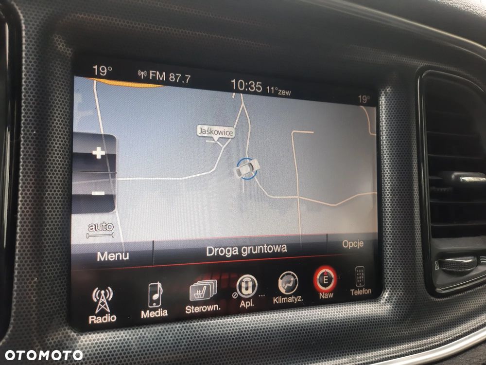 Dodge Challenger - 12