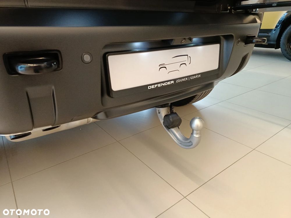 Land Rover Defender - 17