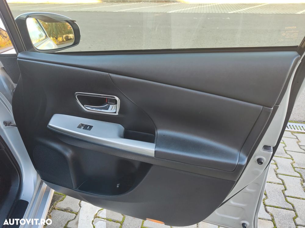 Toyota Prius+ (Hybrid) Comfort - 16