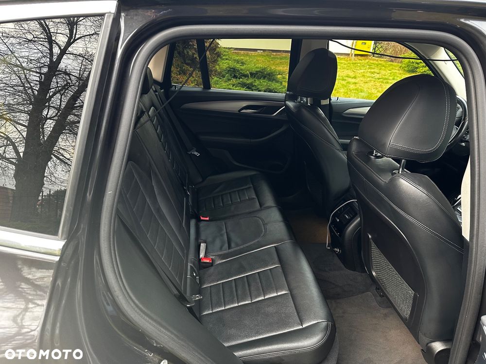 BMW X3 xDrive20d Luxury Line - 10