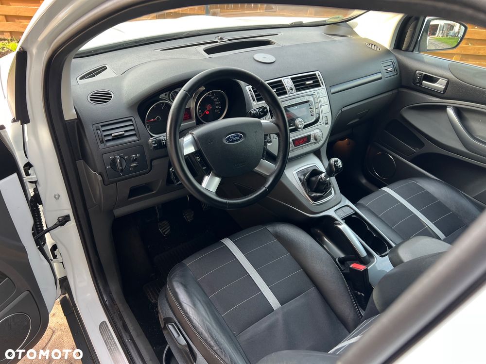Ford Kuga - 13