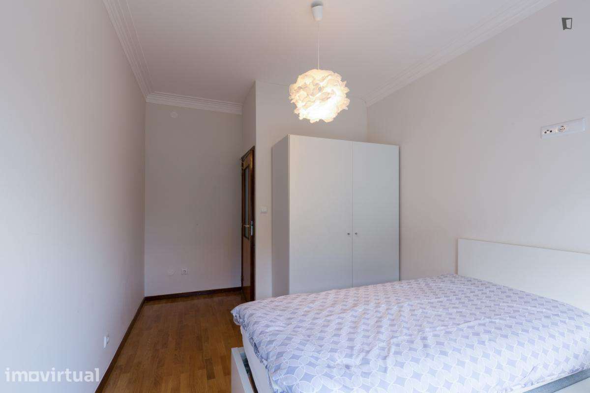 Quarto - localizado em Paranhos Porto - Grande imagem: 5/13