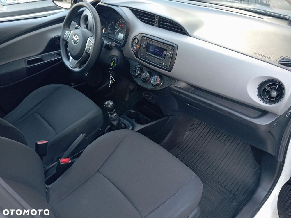 Toyota Yaris - 12