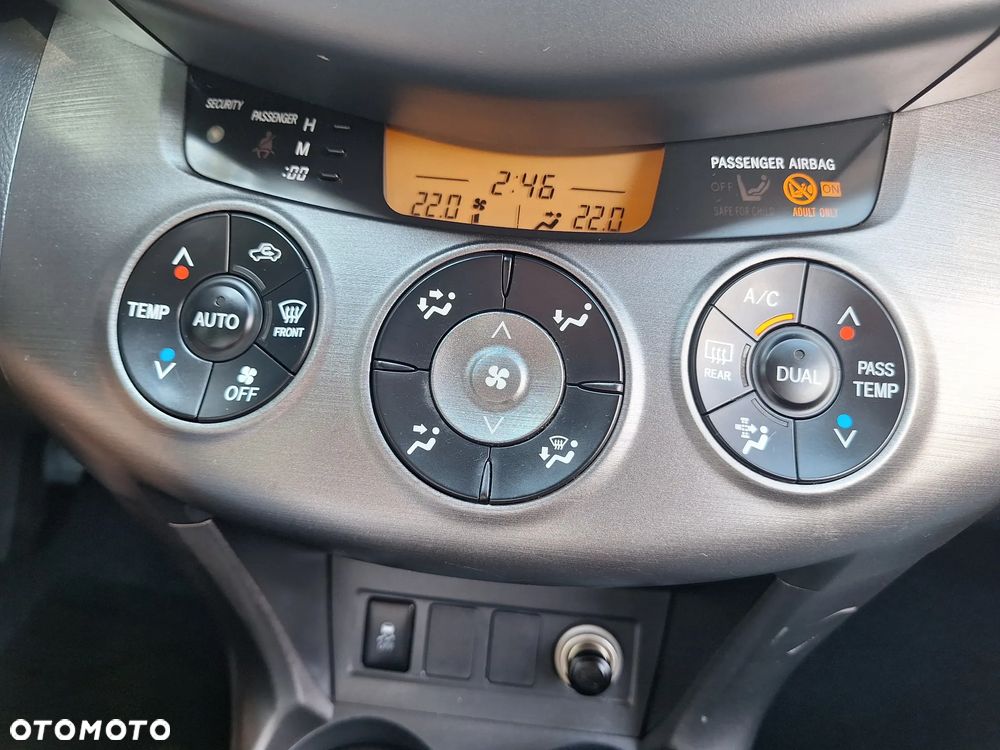 Toyota RAV4 - 25