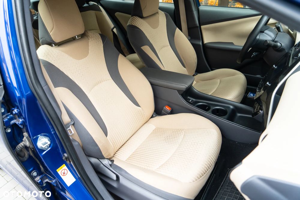 Toyota Prius 1.8 HSD Premium - 19