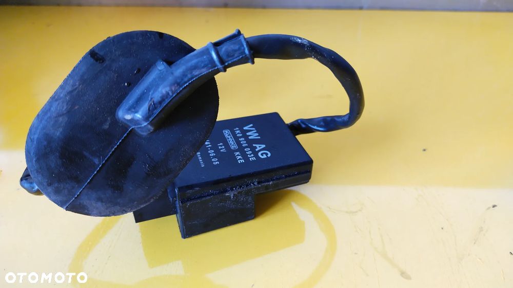 VW Sterownik pompy paliwa 1K0906093E - 2