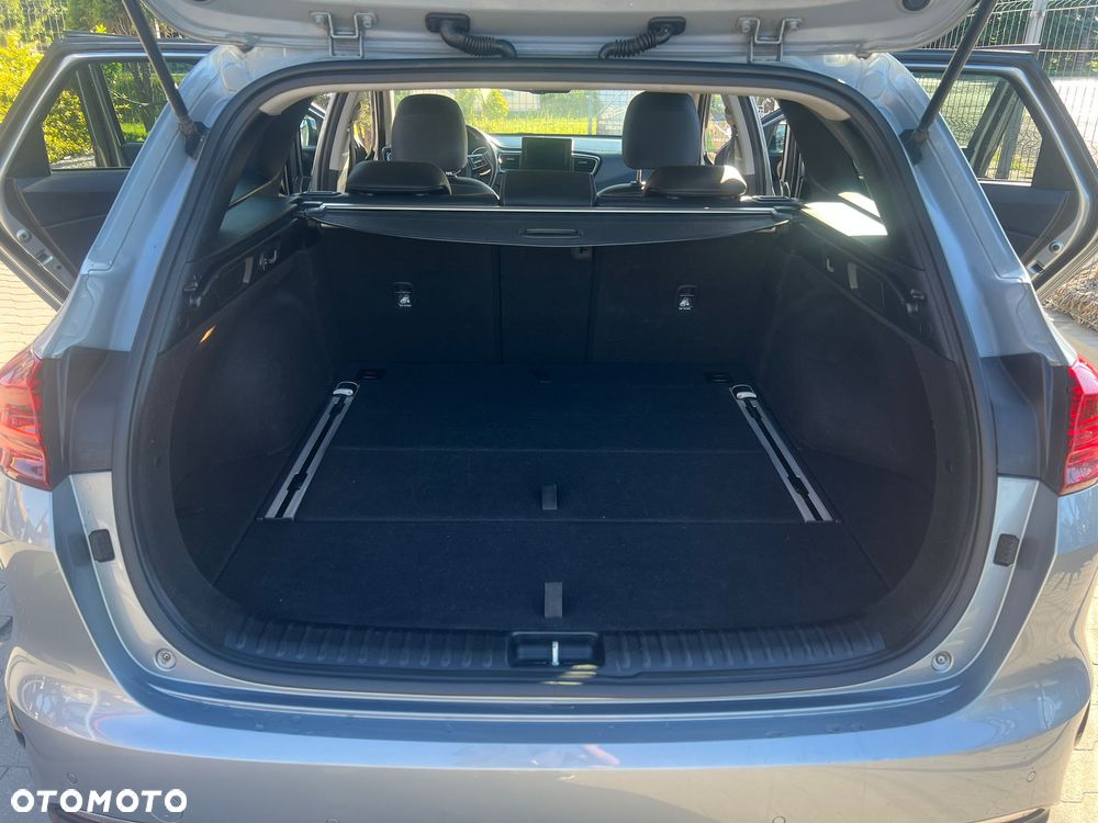 Kia Ceed 1.6 CRDi mHEV L Business Line - 14
