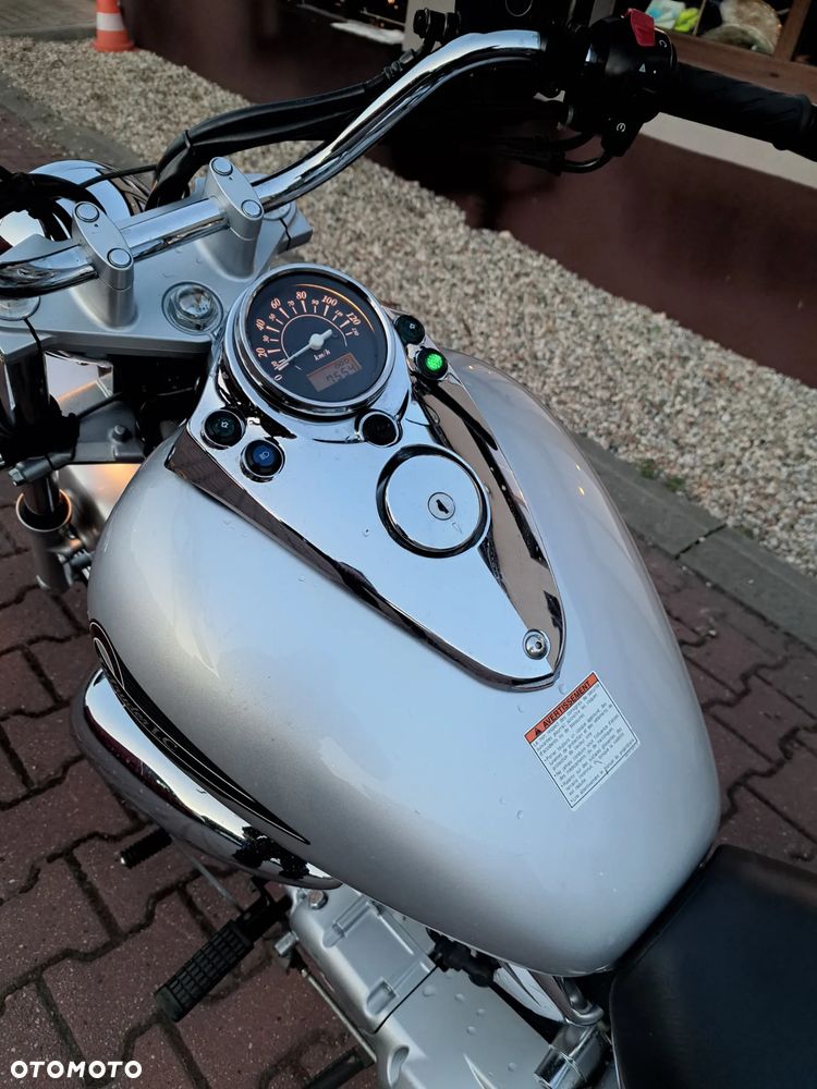Suzuki Intruder - 15