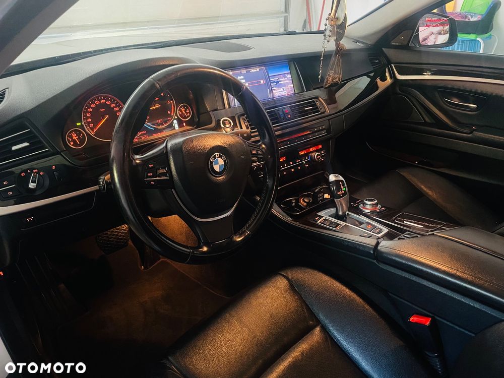 BMW Seria 5 520d Luxury Line - 15