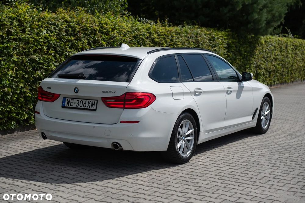 BMW Seria 5 520d xDrive - 5