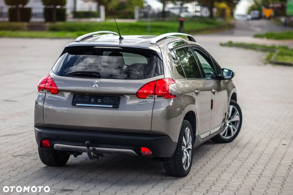 Peugeot 2008 1.2 Pure Tech Style S&S - 10
