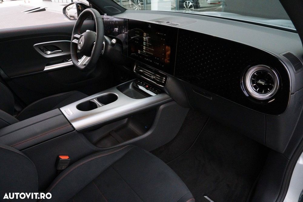 Mercedes-Benz GLB - 14
