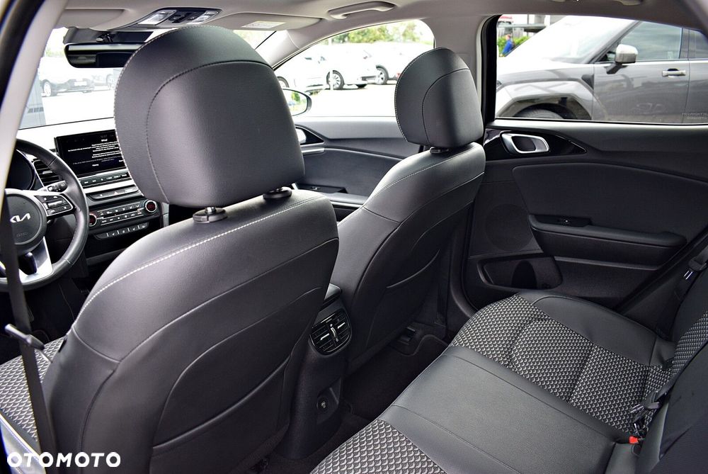 Kia XCeed - 15