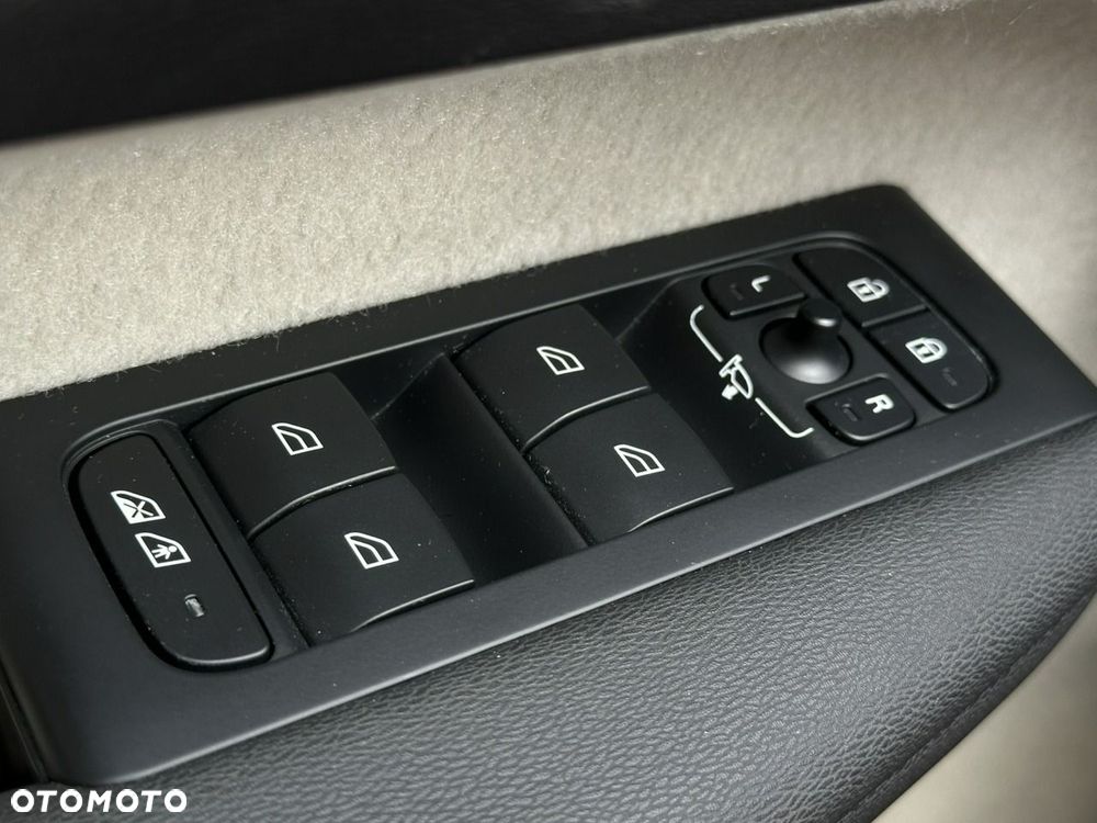 Volvo XC 40 - 38