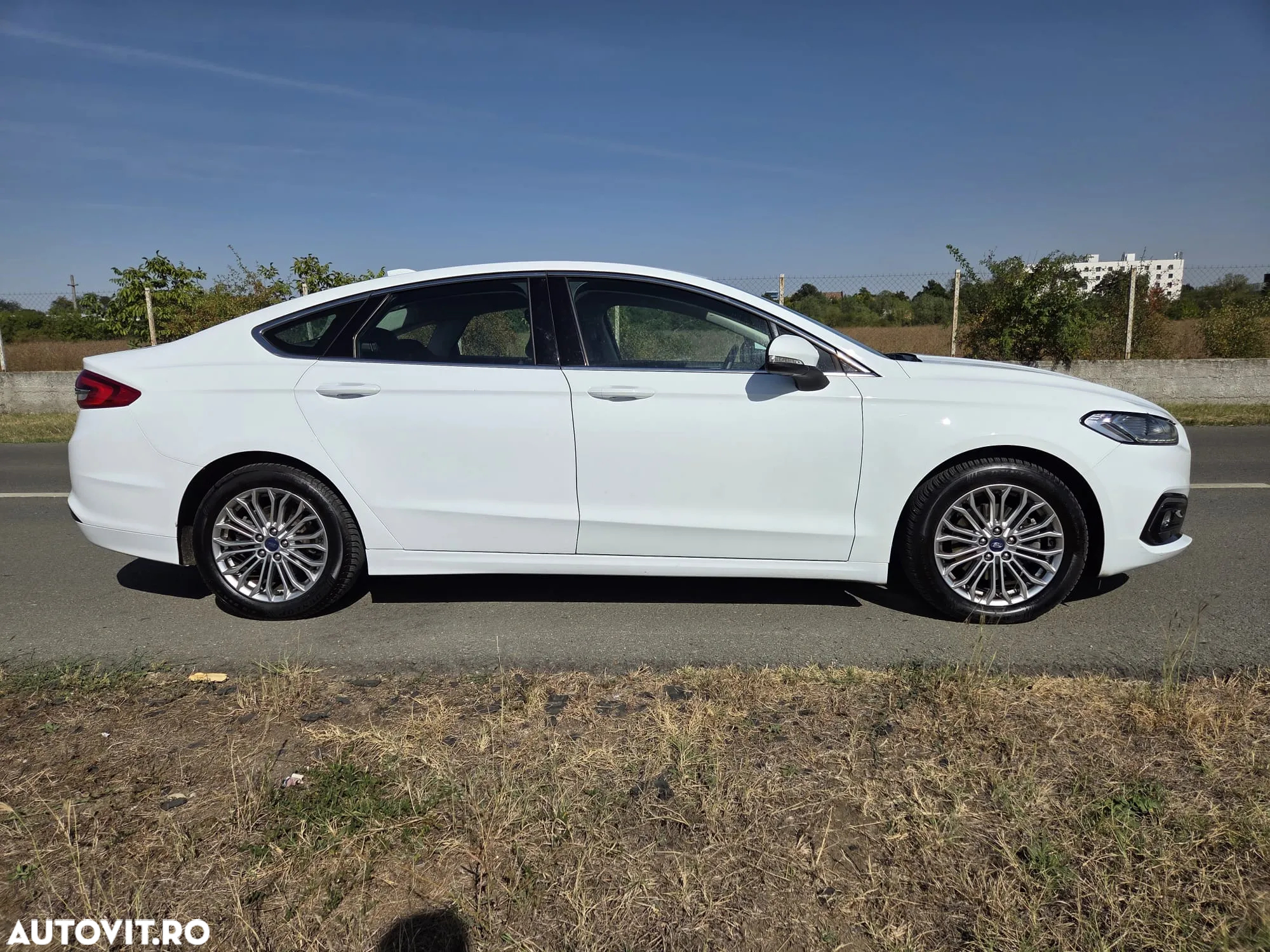 Ford Mondeo 2.0 HEV Titanium - 4
