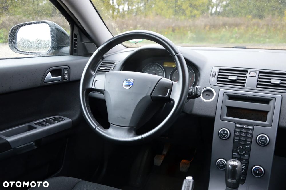 Volvo V50 D2 Momentum - 28