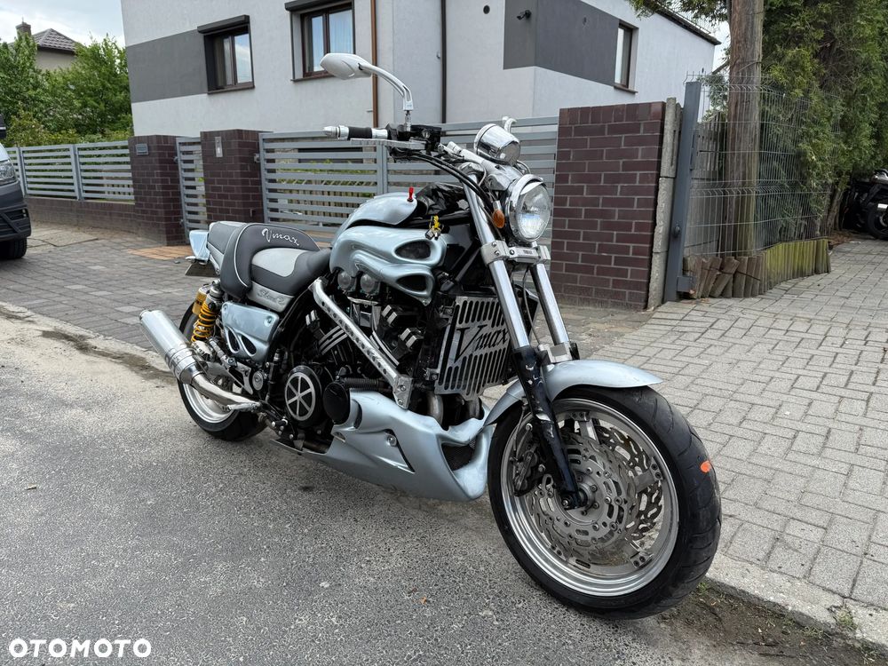 Yamaha V-MAX - 1