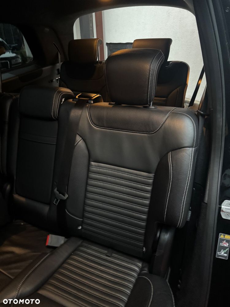 Mercedes-Benz GLS - 27