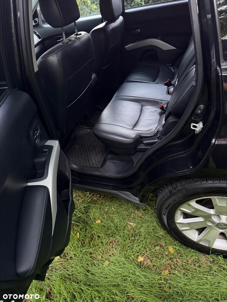 Mitsubishi Outlander 2.4 4WD CVT Instyle - 6