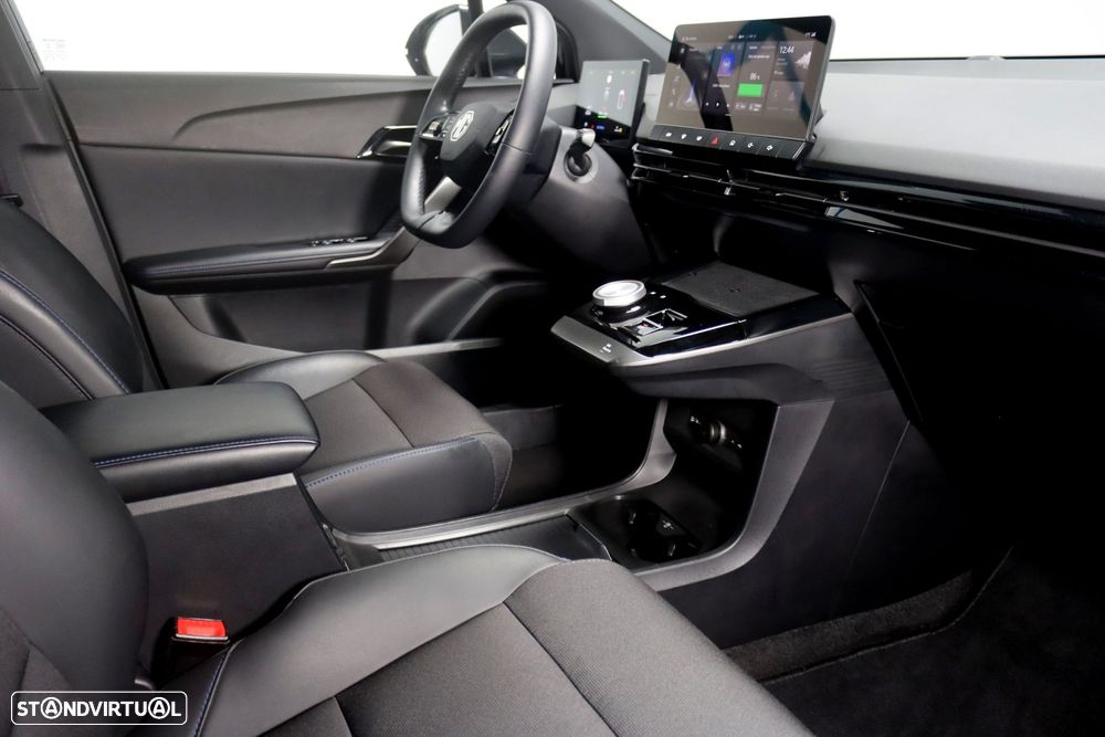 MG MG4 64 kWh Luxury - 9