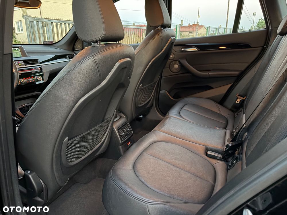 BMW X1 xDrive20i - 16