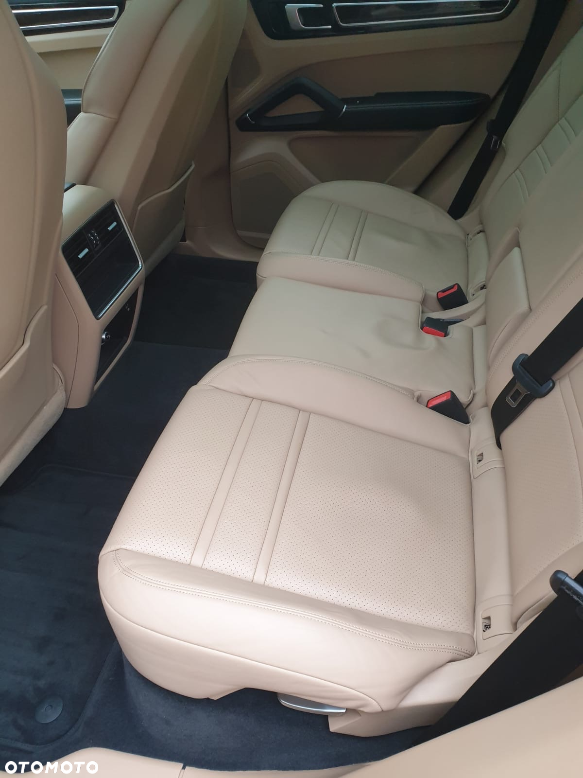 Porsche Cayenne - 12