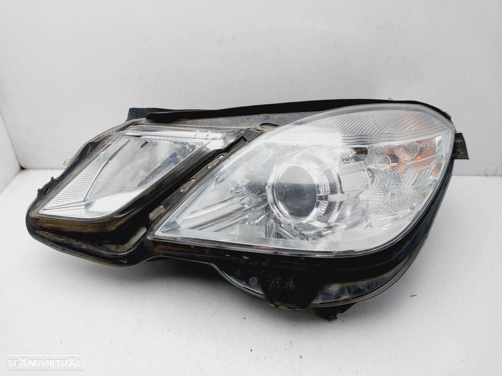 FAROL ESQUERDO MERCEDES-BENZ CLASE - 1