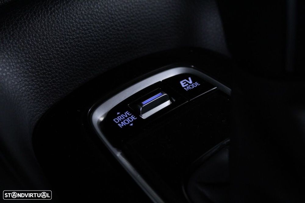 Toyota Corolla 1.8 Hybrid Comfort - 28