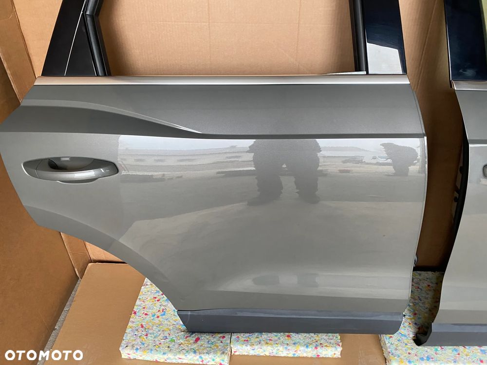 AUDI Q3 83A komplet drzwi przód tył prawe na prawą st. kolor Z7 Z7 LX7G 28km - 7