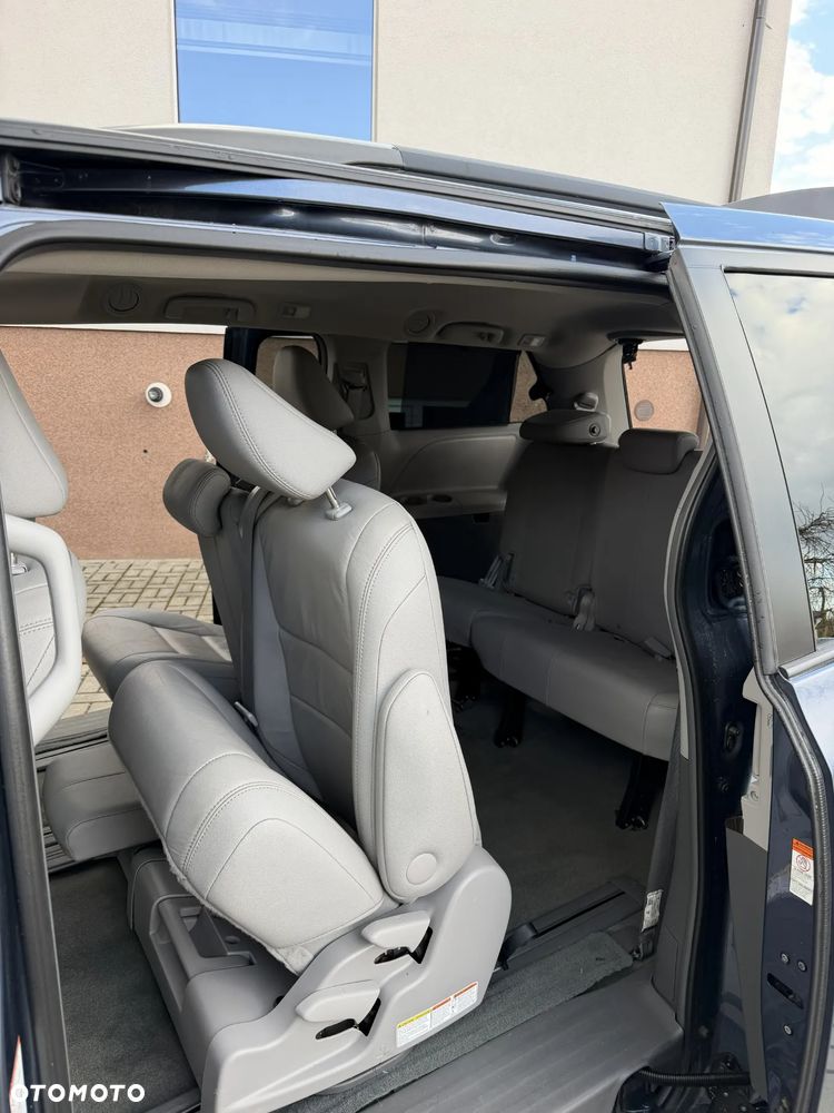 Toyota Sienna 3.5 V6 - 9