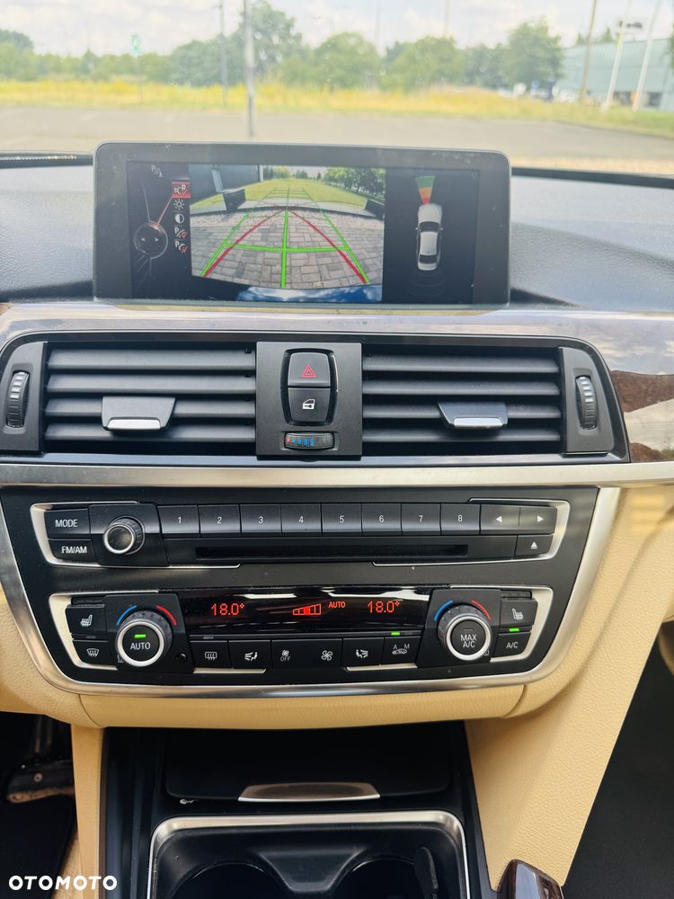 BMW Seria 3 328i xDrive Sport-Aut Luxury Line - 21