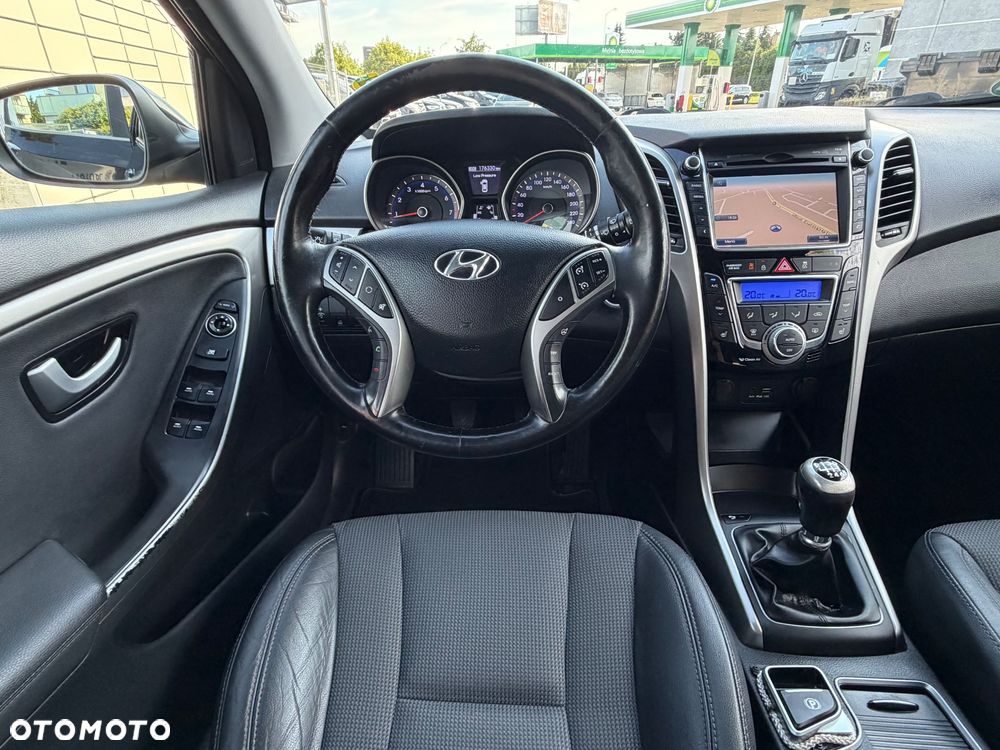 Hyundai i30 1.6 GDI Premium - 24