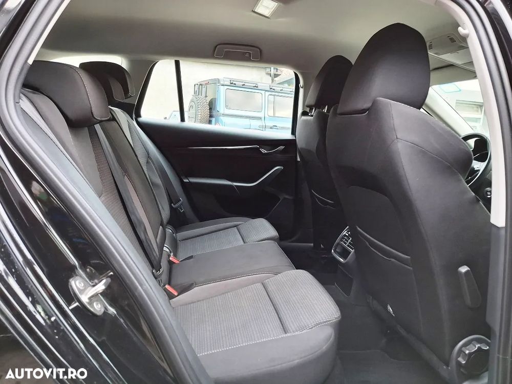 Skoda Octavia 2.0 TDI DSG Ambition - 10