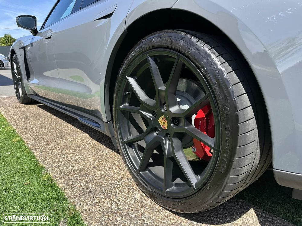 Porsche Taycan Sport Turismo GTS - 23
