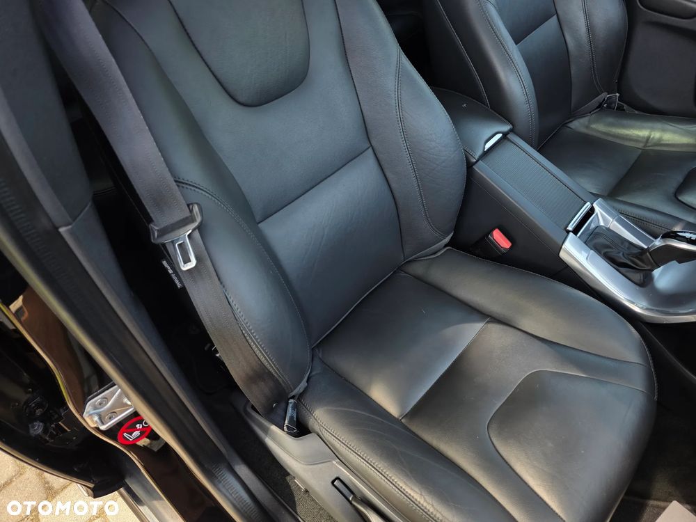 Volvo XC 60 D4 Geartronic Summum - 32