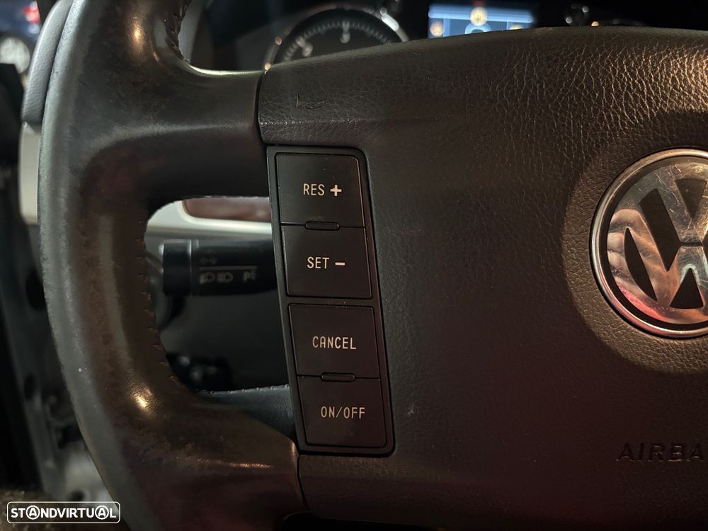 VW Touareg 3.0 TDI V6 Tiptronic - 12